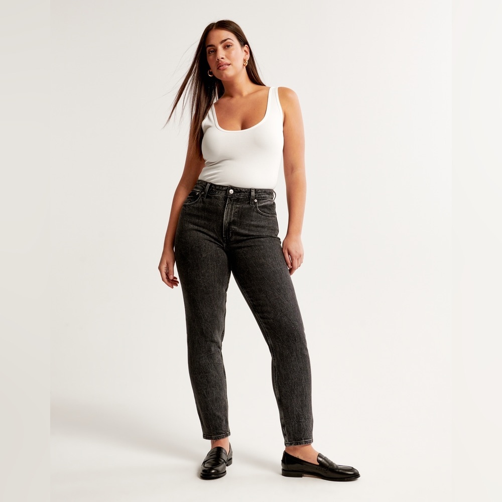 Abercrombie & Fitch Curve Love High Rise Mom Jean Black Acid Wash Straight 27/4